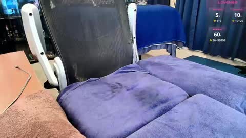 Snapshot of poundingpud420 chatting on February 25, 11:33 pm PoundingPud420 online show from February 25, 11:33 pm