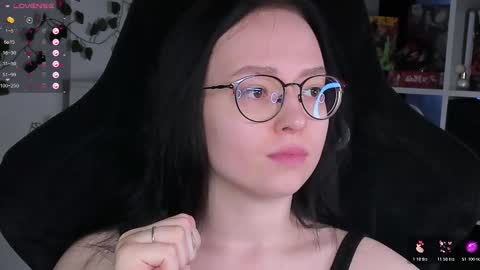 Snapshot of power_robynn chatting on November 6, 11:22 am Robyn online show from November 6, 11:22 am