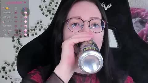 Robyn online show from March 4, 9:48 am