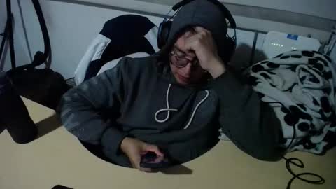 powerfulzeus2 online show from September 20, 6:36 am