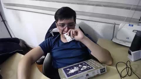 powerfulzeus2 online show from December 23, 12:41 am