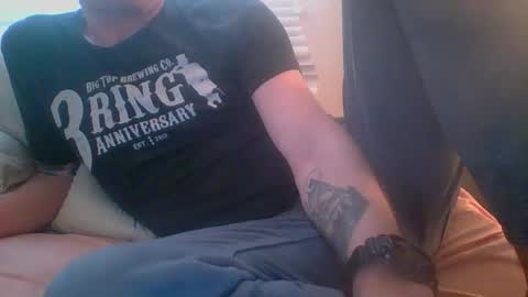 Snapshot of powthunder85 chatting on April 19, 8:55 pm powthunder85 online show from April 19, 8:55 pm