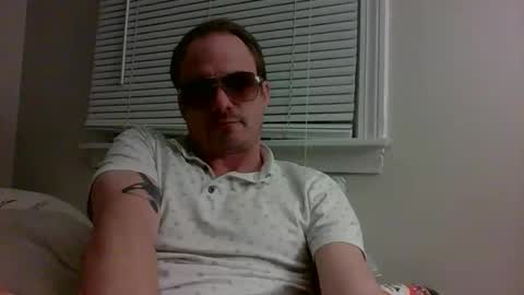 Snapshot of powthunder85 chatting on April 21, 3:57 am powthunder85 online show from April 21, 3:57 am