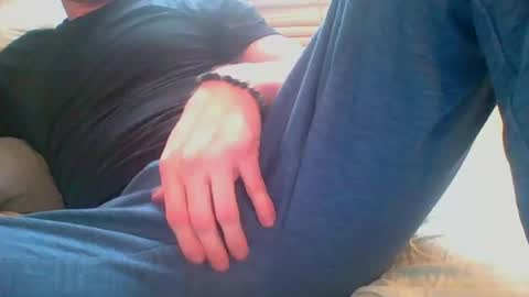Snapshot of powthunder85 chatting on June 23, 9:24 pm powthunder85 online show from June 23, 9:24 pm