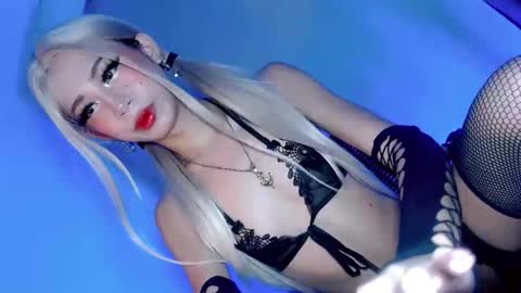 Snapshot of precious_gem1 chatting on October 22, 9:31 am GODDESS PRECIOUS online show from October 22, 9:31 am