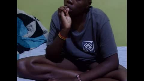 Snapshot of precious_nesh chatting on November 8, 6:40 pm precious_nesh online show from November 8, 6:40 pm