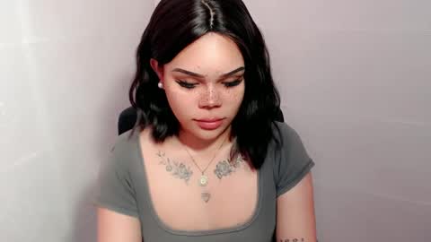 Snapshot of preciousangel69xxx chatting on January 6, 10:24 am MAXXINE online show from January 6, 10:24 am