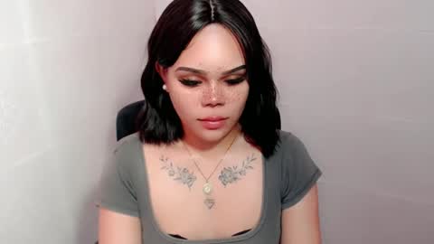 Snapshot of preciousangel69xxx chatting on January 22, 1:31 am MAXXINE online show from January 22, 1:31 am
