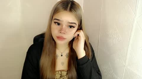 Snapshot of preciousangel69xxx chatting on February 28, 6:52 pm MAXXINE online show from February 28, 6:52 pm