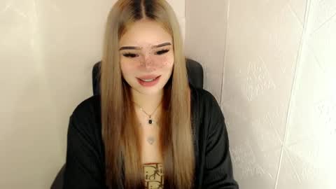 Snapshot of preciousangel69xxx chatting on March 11, 12:54 am MAXXINE online show from March 11, 12:54 am