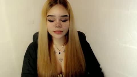 MAXXINE online show from December 22, 5:59 am