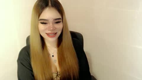 Snapshot of preciousangel69xxx chatting on April 26, 3:04 am MAXXINE online show from April 26, 3:04 am