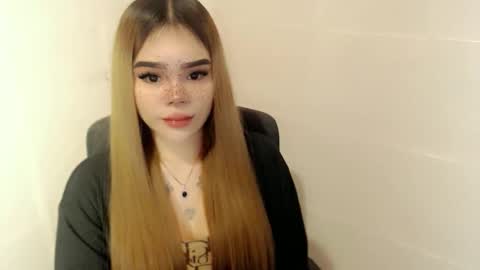 Snapshot of preciousangel69xxx chatting on April 27, 7:17 am MAXXINE online show from April 27, 7:17 am