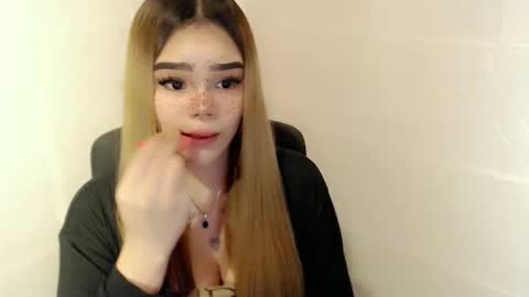 Snapshot of preciousangel69xxx chatting on May 3, 4:07 am MAXXINE online show from May 3, 4:07 am