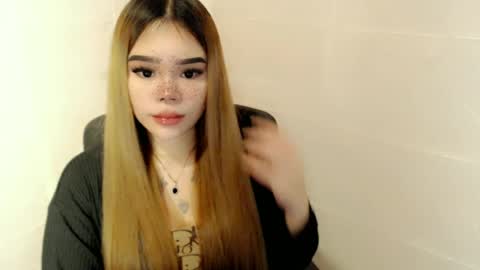 Snapshot of preciousangel69xxx chatting on May 13, 3:04 am MAXXINE online show from May 13, 3:04 am