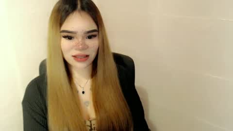Snapshot of preciousangel69xxx chatting on May 14, 4:41 am MAXXINE online show from May 14, 4:41 am