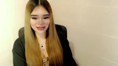 Snapshot of preciousangel69xxx chatting on May 15, 2:40 am MAXXINE online show from May 15, 2:40 am