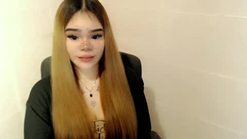 Snapshot of preciousangel69xxx chatting on May 16, 6:10 am MAXXINE online show from May 16, 6:10 am