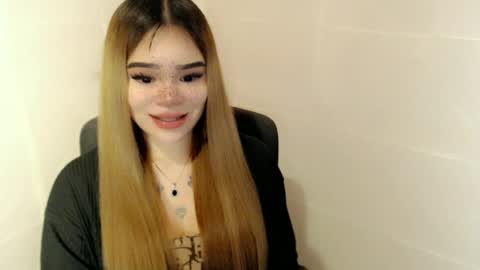 Snapshot of preciousangel69xxx chatting on May 17, 1:36 am MAXXINE online show from May 17, 1:36 am