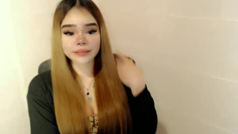 Snapshot of preciousangel69xxx chatting on May 18, 4:07 am MAXXINE online show from May 18, 4:07 am