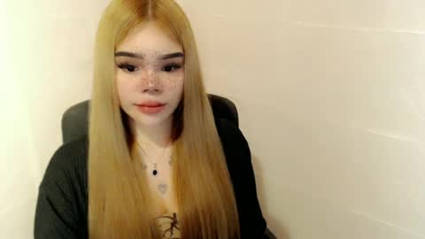 Snapshot of preciousangel69xxx chatting on May 24, 2:27 am MAXXINE online show from May 24, 2:27 am
