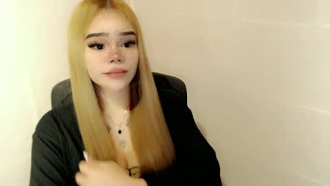 Snapshot of preciousangel69xxx chatting on May 29, 6:44 am MAXXINE online show from May 29, 6:44 am