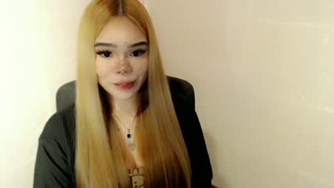 Snapshot of preciousangel69xxx chatting on June 5, 4:30 am MAXXINE online show from June 5, 4:30 am