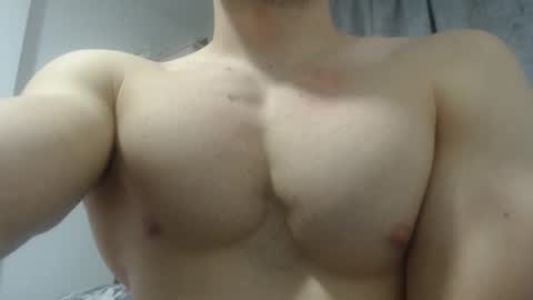 Snapshot of preettyboyx chatting on December 6, 2:02 am JUAN online show from December 6, 2:02 am