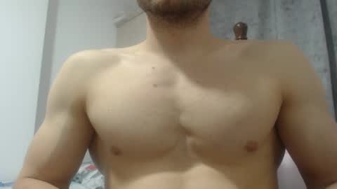 Snapshot of preettyboyx chatting on December 6, 7:56 pm JUAN online show from December 6, 7:56 pm