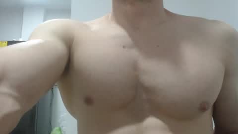 Snapshot of preettyboyx chatting on February 14, 1:02 am JUAN online show from February 14, 1:02 am