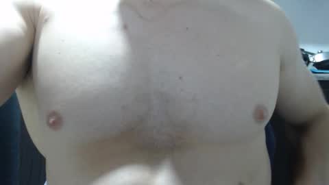 Snapshot of preettyboyx chatting on October 22, 4:02 am JUAN online show from October 22, 4:02 am