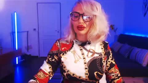 Victoria online show from December 11, 8:28 pm