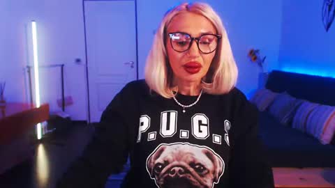 Victoria online show from December 14, 8:08 pm