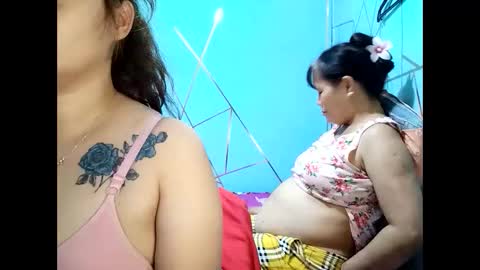 Snapshot of preggyliz chatting on February 7, 3:34 am preggyliz online show from February 7, 3:34 am