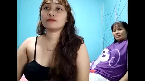 Snapshot of preggyliz chatting on February 10, 10:53 am preggyliz online show from February 10, 10:53 am