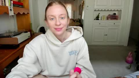Snapshot of pretendlunch chatting on May 31, 3:52 pm Pretend online show from May 31, 3:52 pm