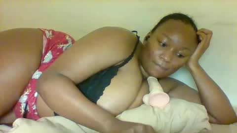 Prettie diva online show from February 19, 12:06 am