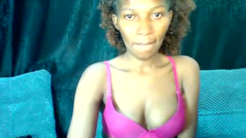 prettie_petitee online show from July 14, 12:00 pm