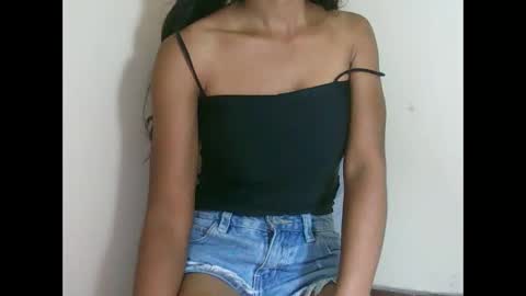 prettiethalia online show from October 23, 7:29 am