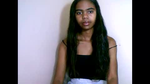 prettiethalia online show from October 27, 8:07 am