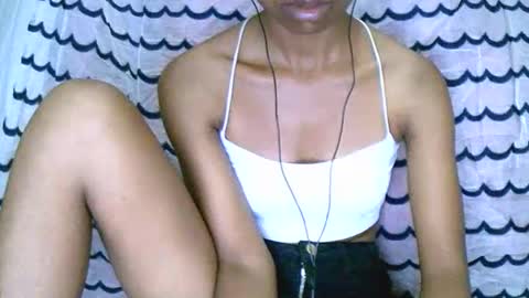 prettiethalia online show from January 10, 9:11 am