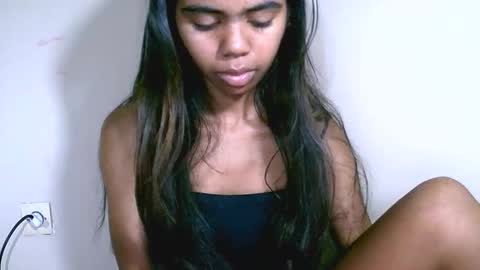 Snapshot of prettiethalia chatting on February 18, 9:33 pm prettiethalia online show from February 18, 9:33 pm