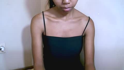 Snapshot of prettiethalia chatting on February 21, 9:54 am prettiethalia online show from February 21, 9:54 am