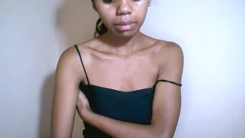 Snapshot of prettiethalia chatting on February 22, 12:26 pm prettiethalia online show from February 22, 12:26 pm