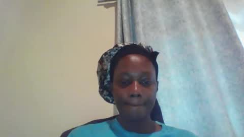 Snapshot of pretty_beib chatting on April 2, 4:10 am Karol online show from April 2, 4:10 am