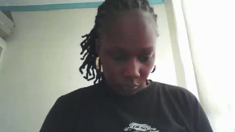 Snapshot of pretty_beib chatting on April 28, 7:02 am Karol online show from April 28, 7:02 am
