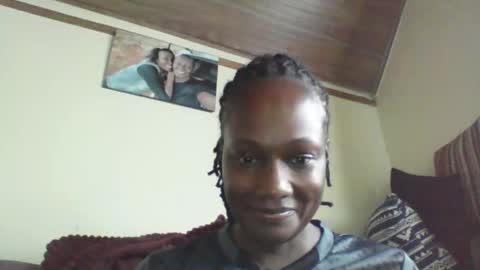 Snapshot of pretty_beib chatting on April 29, 7:12 am Karol online show from April 29, 7:12 am