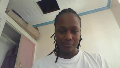 Snapshot of pretty_beib chatting on May 4, 9:05 am Karol online show from May 4, 9:05 am