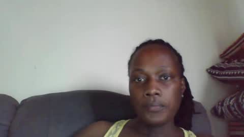 Snapshot of pretty_beib chatting on May 12, 9:50 am Karol online show from May 12, 9:50 am