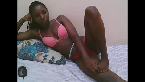 pretty online show from February 12, 9:10 pm